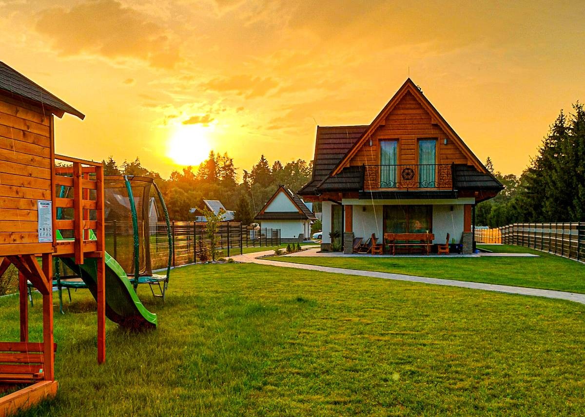 Domki Na Dziedzinie z Gorącą Balią