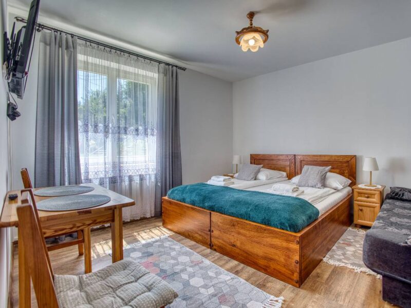 duza chata mala chatka smerek 3 2025 img (3)